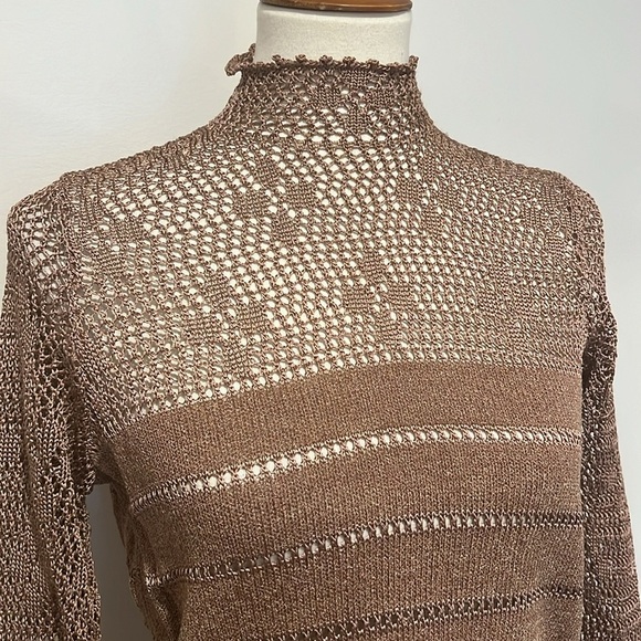 Hand knitted lace blouse with zipper and back, handmade handcrafted mastery - Picture 11 of 13